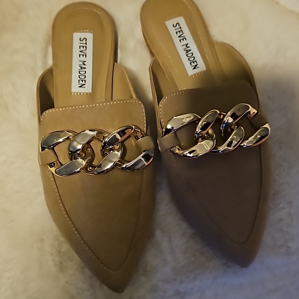 Steve Madden Cream Mules with Chain Decoration and Pointed Toe